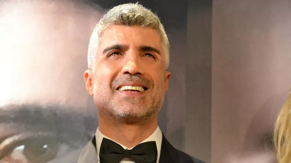 Abi kardeş kavgasında ünlü şarkıcı Özcan Deniz