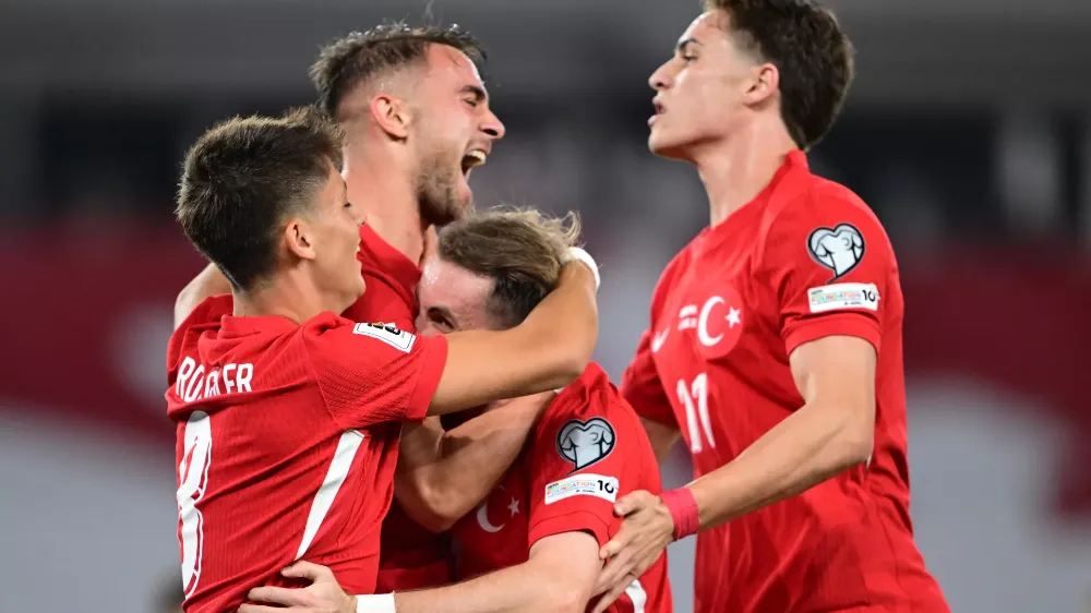 A MİLLİ FUTBOL TAKIMI GÜRCİSTAN KARŞISINDA AVANTAJ PEŞİNDE