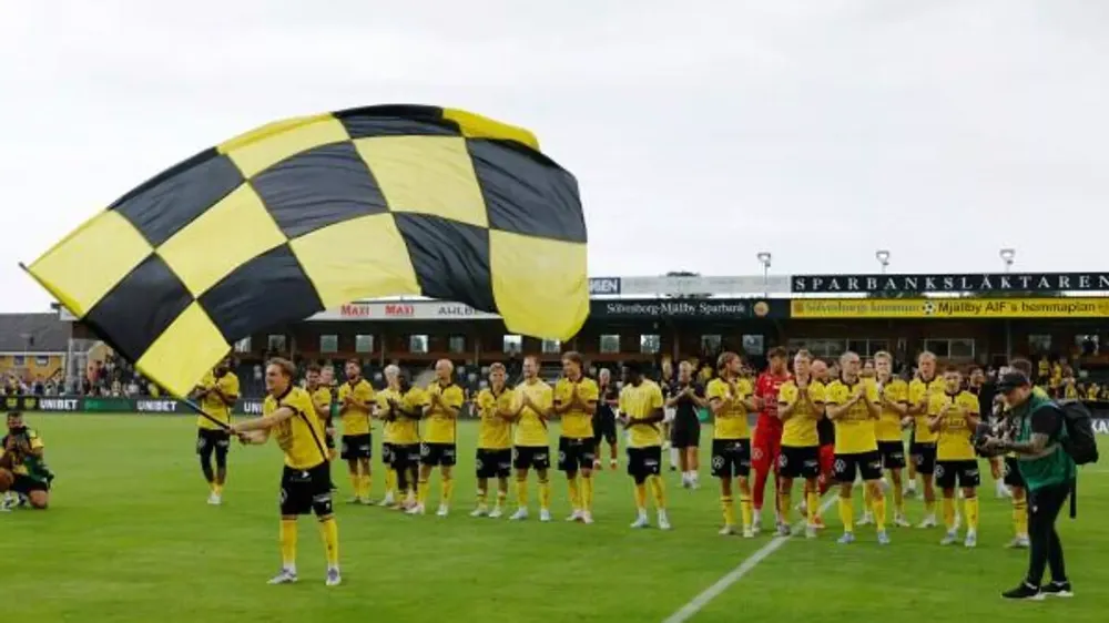 SEKİZ YÜZ NUFUSA SAHİP BALIKÇI KASABASI İSVEÇ ŞAMPİYONU OLDU