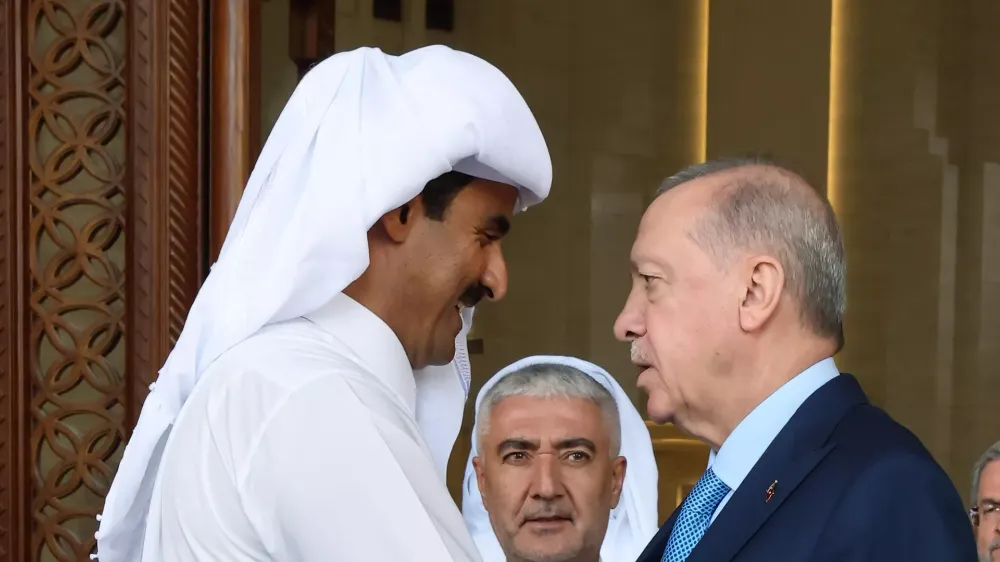 CUMHURBAŞKANI ERDOĞAN KATAR EMİRİ İLE BİR ARAYA GELDİ