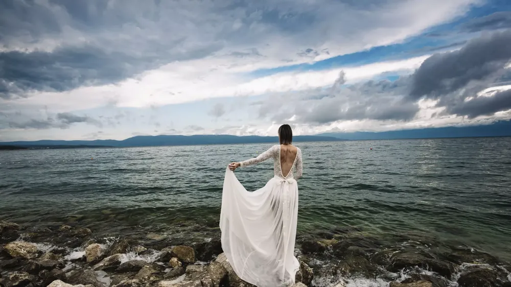 DÜNYACA ÜNLÜ GELİNLİKÇİ TÜRKİYE PAZARINDAN ÇEKİLDİ