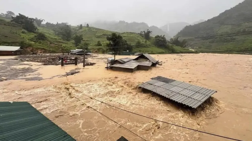 REKOR YAĞIŞLAR VİETNAM