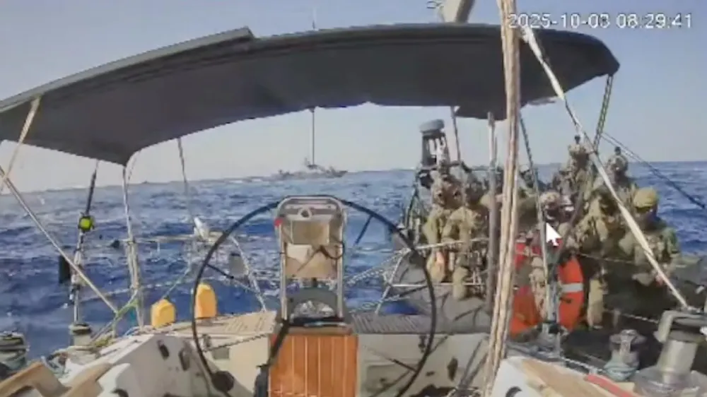 İSRAİL SUMUD FİLOSUNDAKİ SON GEMİYE DE MÜDAHALE ETTİ