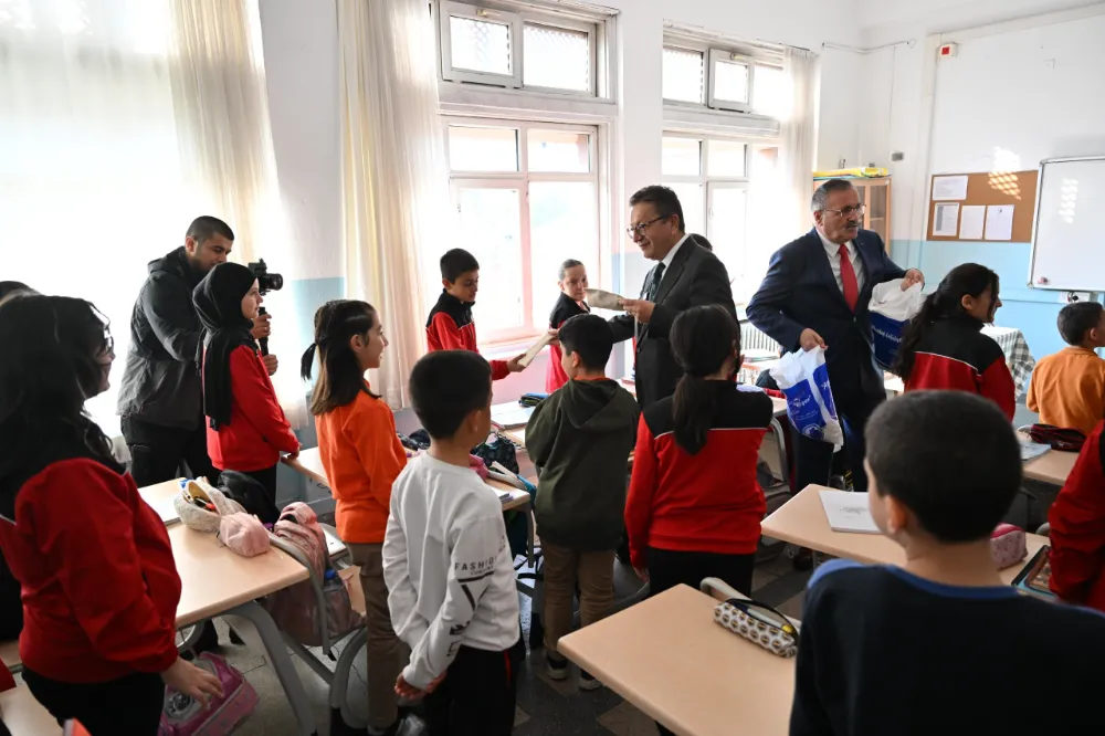 BAŞKAN TİRYAKİ’DEN ÖĞRENCİLERE SÜRPRİZ