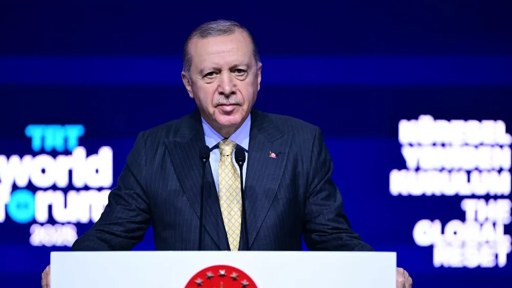CUMHURBAŞKANI ERDOĞAN: İNSANLAR BİRKAÇ BEĞENİ ALMAK UĞRUNA MAHREMİNİ DÖKMEKTEN ÇEKİNMİYOR