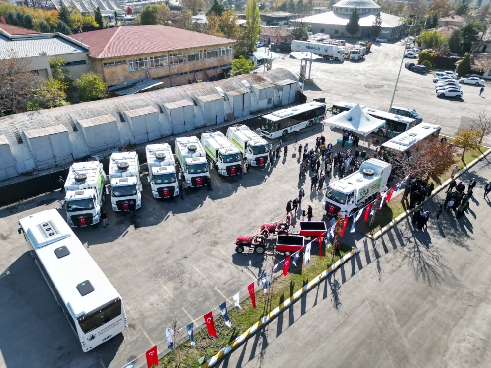 ALTINDAĞ BELEDİYESİ ARAÇ FİLOSUNA 14 YENİ ARAÇ