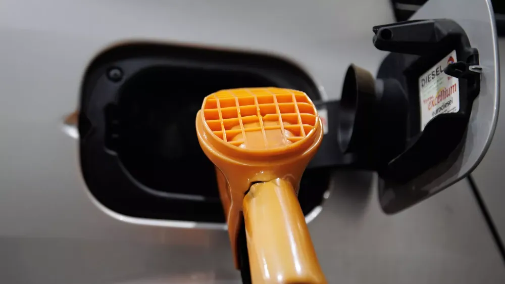 AKARYAKITTA GECE YARISI FİYAT DEĞİŞECEK