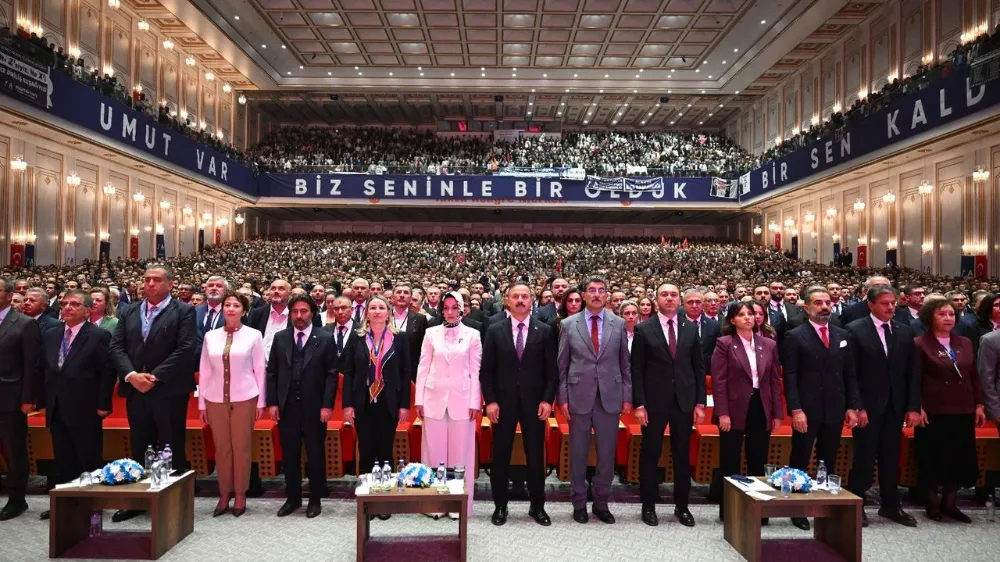ANAHTAR PARTİ 1 YAŞINDA 