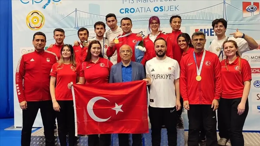 TÜRKİYE ZİRVEDE TAMAMLADI