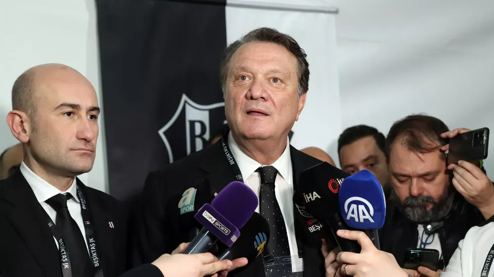 BJK DİVAN KURULUNDAKİ GERGİNLİK KAVGAYA DÖNÜŞTÜ