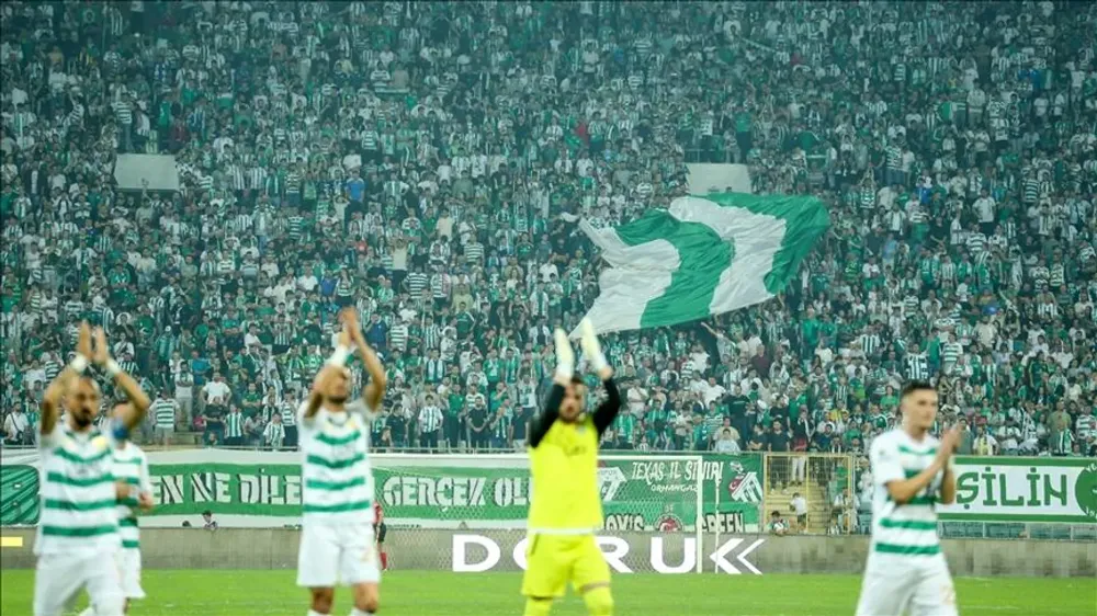 BURSASPOR ŞAMPİYPN OLARAK 2.LİGE YÜKSELDİ