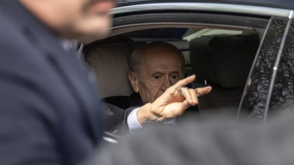 MHP Lideri Bahçeli: CHP’ye kayyum doğru değildir, tantana koparanlar içimize kadar yuvalanmış şeytanlar