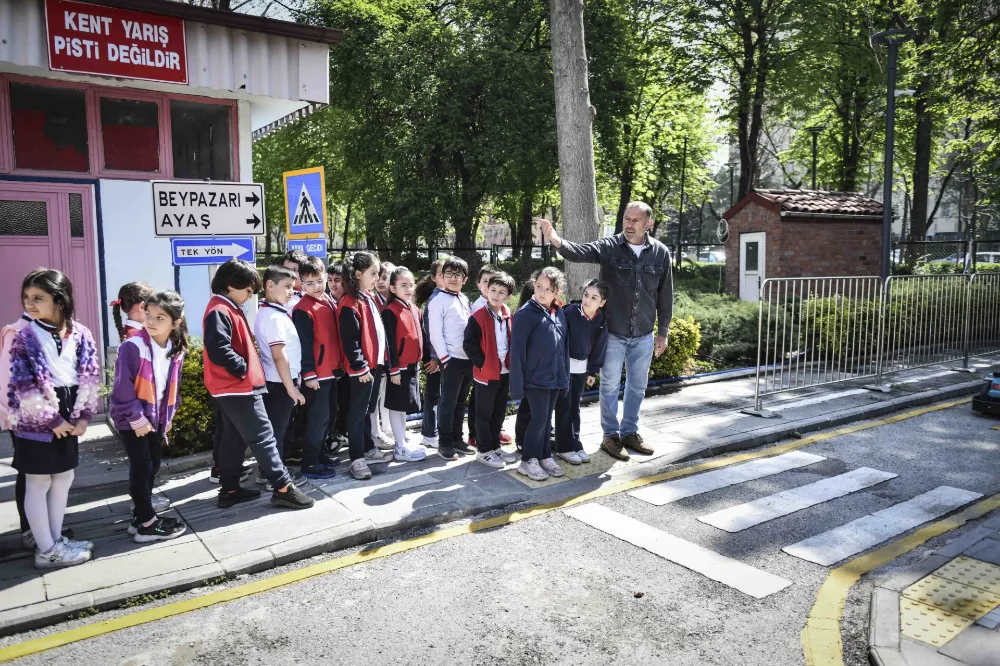 BAŞKENTLİ MİNİKLER TRAFİĞİ EĞLENEREK ÖĞRENİYOR