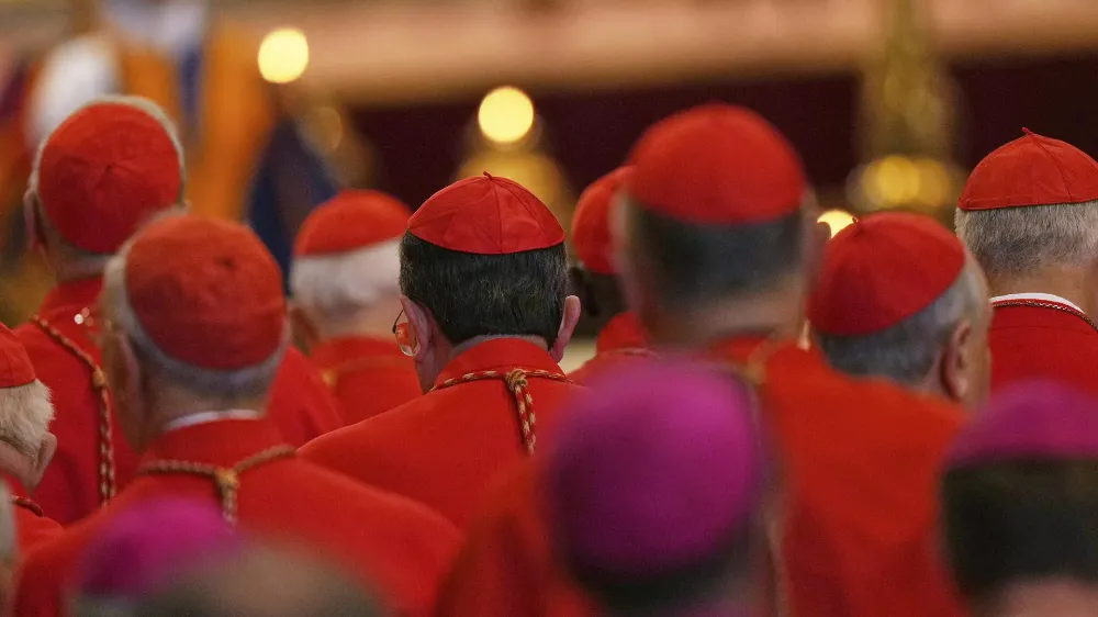 YENİ PAPA KİM OLACAK