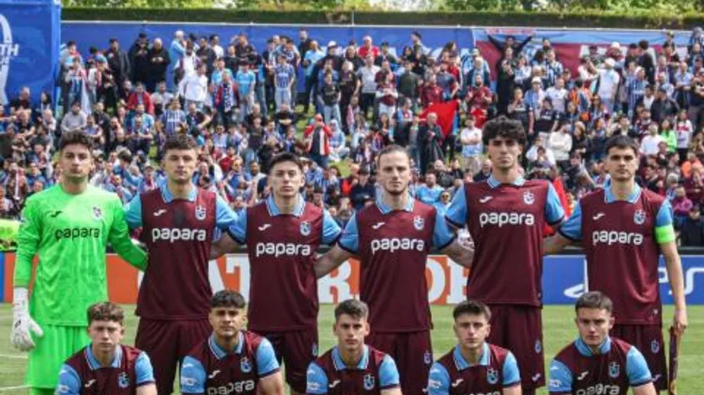 TRABZONSPORLU GENÇLERDEN TARİHİ BAŞARI 