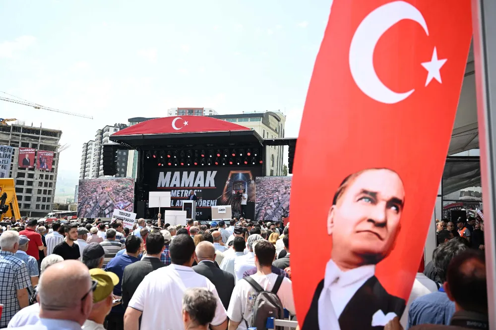 ANKARA’DA RAYLI ULAŞIMDA TARİHİ GÜN: MAMAK METROSU’NUN TEMELİ ATILDI    