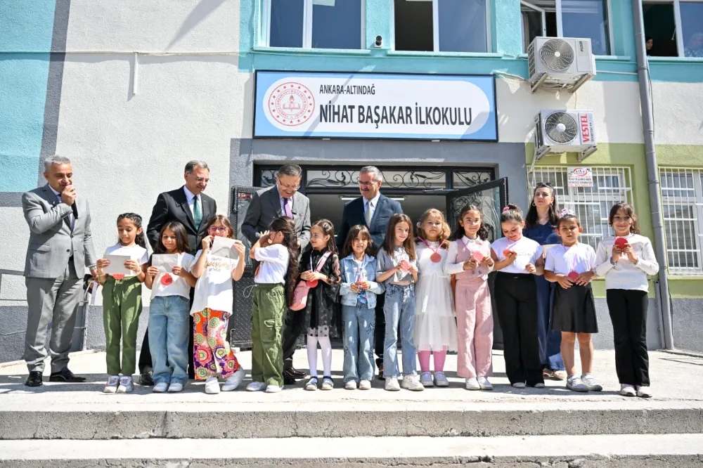 BAŞKAN TİRYAKİ ÖĞRENCİLERİN KARNE SEVİNCİNE ORTAK OLDU