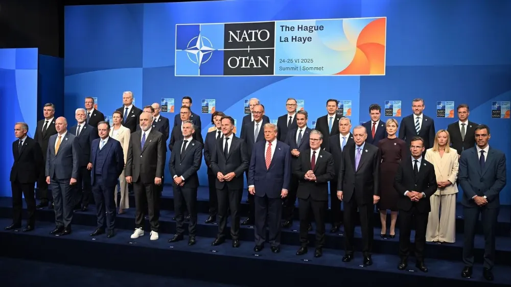 NATO LİDERLER ZİRVESİNDE İKİNCİ GÜN DEVAM EDİYOR