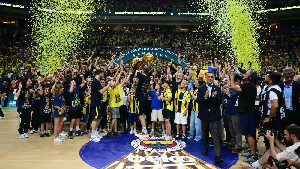 TÜRKİYE SİGORTA BASKETBOL LİGİ ŞAMPİYONU FENERBAHÇE BEKO 