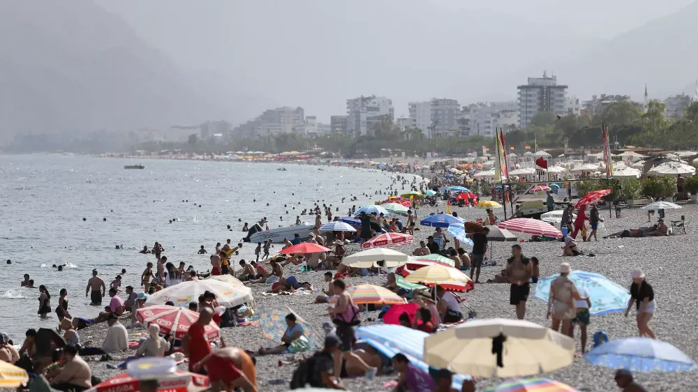 ANTALYA TURİST REKORU KIRDI