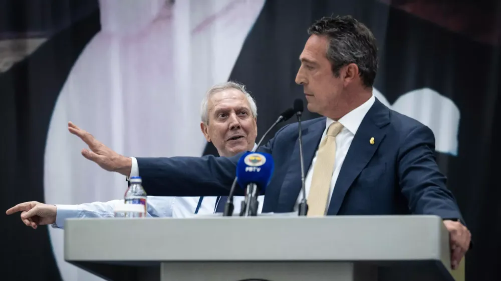 FENERBAHÇE DİVAN KURULUNDA GERGİN ANLAR