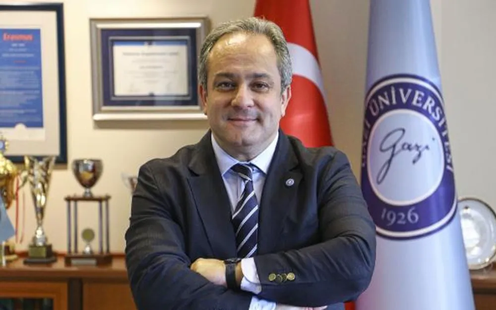 SEKRETERİNE MAKAM ARACI TAHSİS EDEN BAŞKAN GÖREVDEN ALINDI