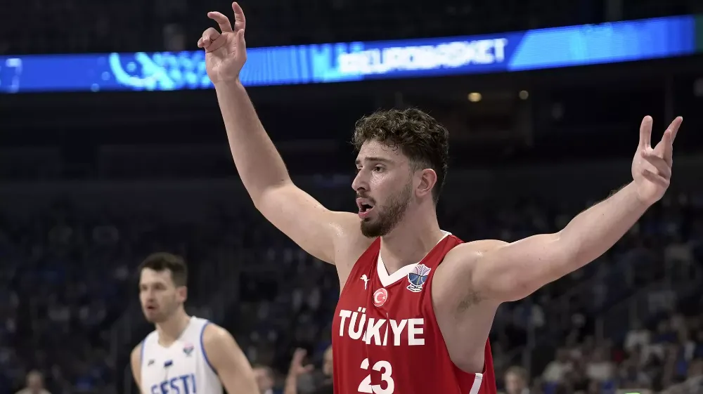 A MİLLİ ERKEK BASKETBOL TAKIMINDAN 4