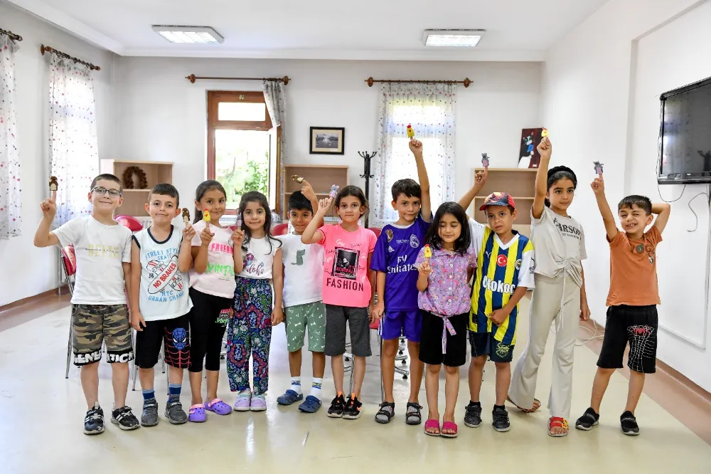 HAYDİ GENÇLER, GENÇLİK MERKEZLERİNE!