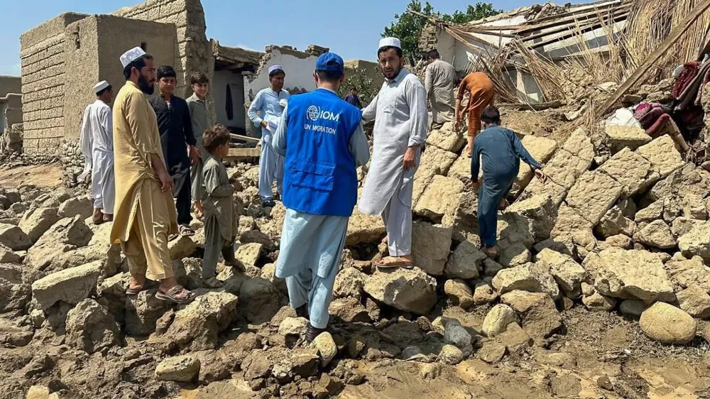 Afganistan depreminde hayatını kaybedenlerin sayısı bin 400